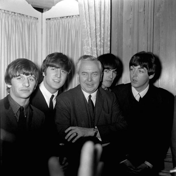 Labour Party leader Harold Wilson with The Beatles 1964 Old Photo 4