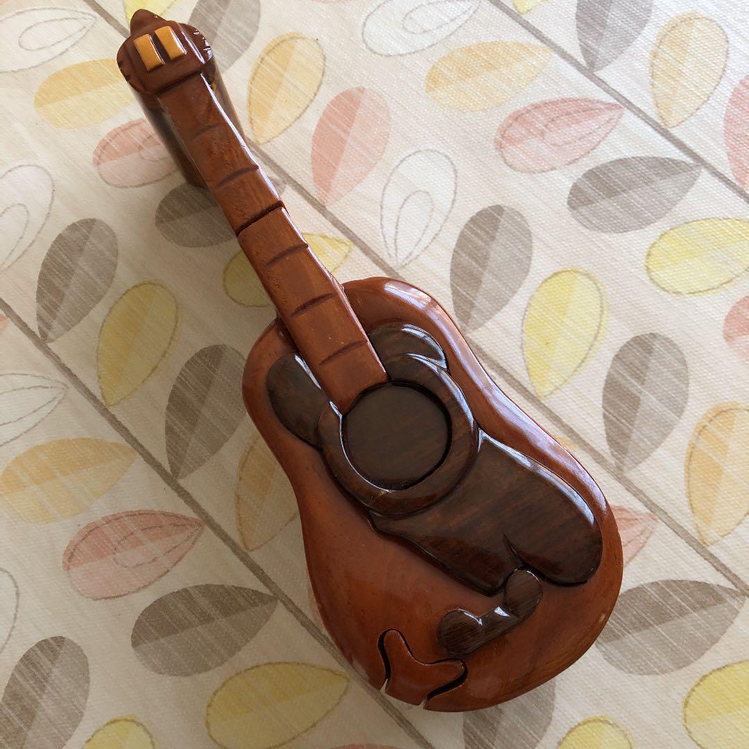 Guitar-Shaped Contraption Accessory Case