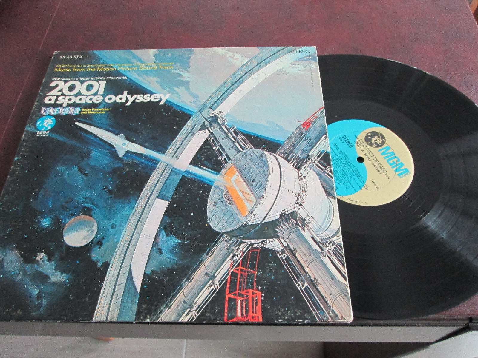 Vintage 2001 - A Space Odyssey Soundtrack - Stanley Kubrick Film-plays solid vg