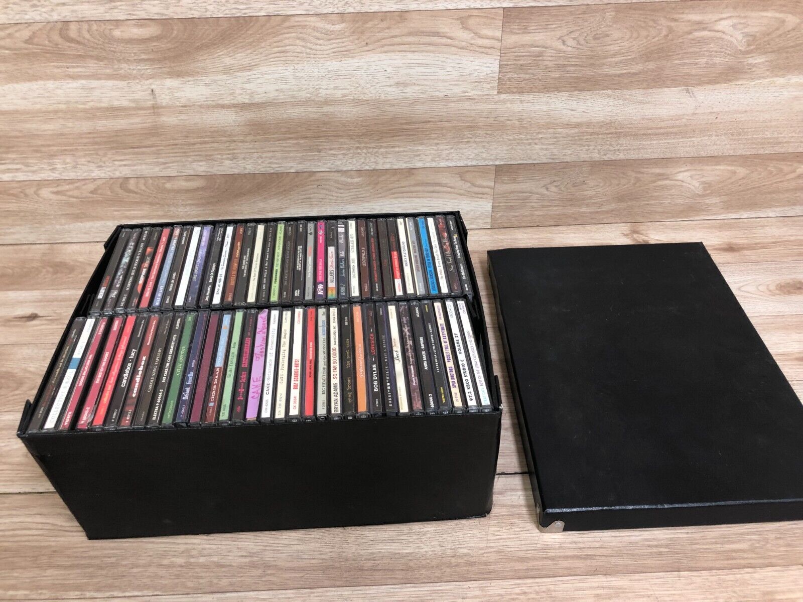 LOT OF MUSIC CDS CD DISC WITH CASE BOX HOLDER VINTAGE CLASSIC MIXED ARTIST 2