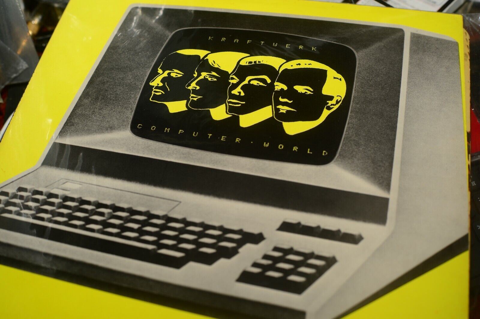 KRAFTWERK COMPUTER WORLD UK A1U BIU ROUND INNER, ORI 1981 G&l vinyl LP EX RARE