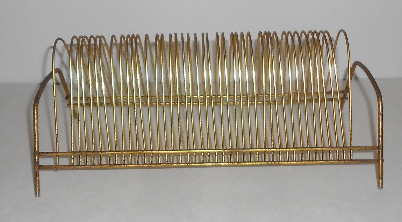 Vintage 1960s 45 RPM Record Gold-Colored Metal Wire Holder Storage Rack Holds 40