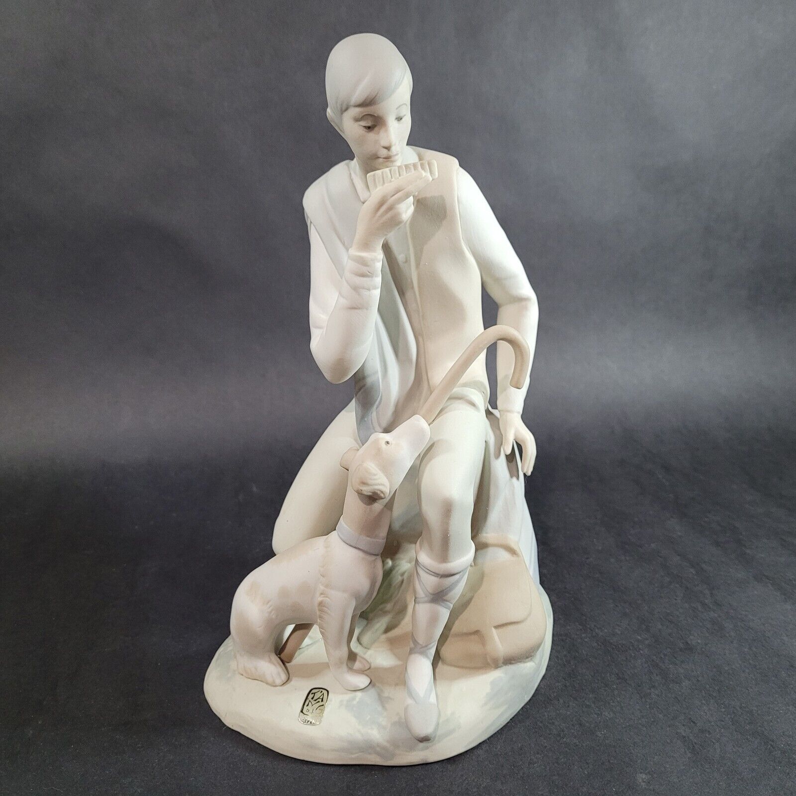 LLADRO TANG PORCELAIN Boy with dog Playing Harmonica Org Label 11 inch tall