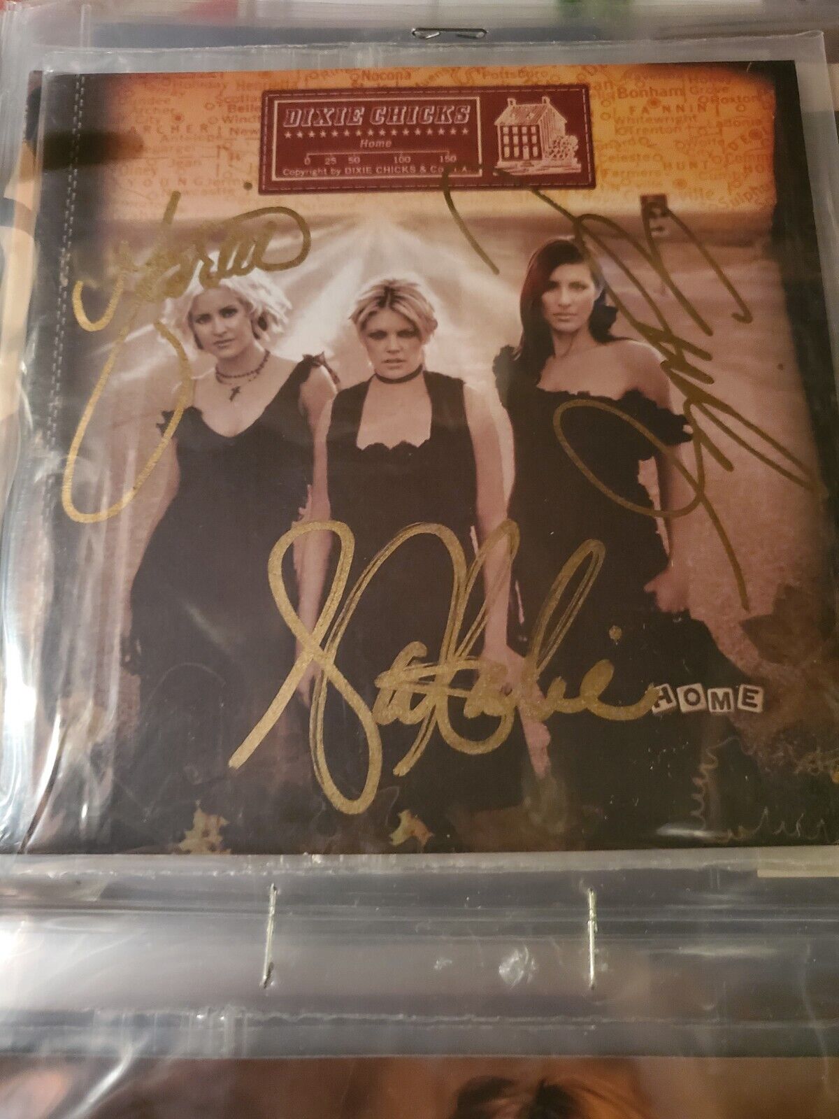 Home by The Chicks ( album cover  ) all 3 autographed  ( not certified  ) no cd