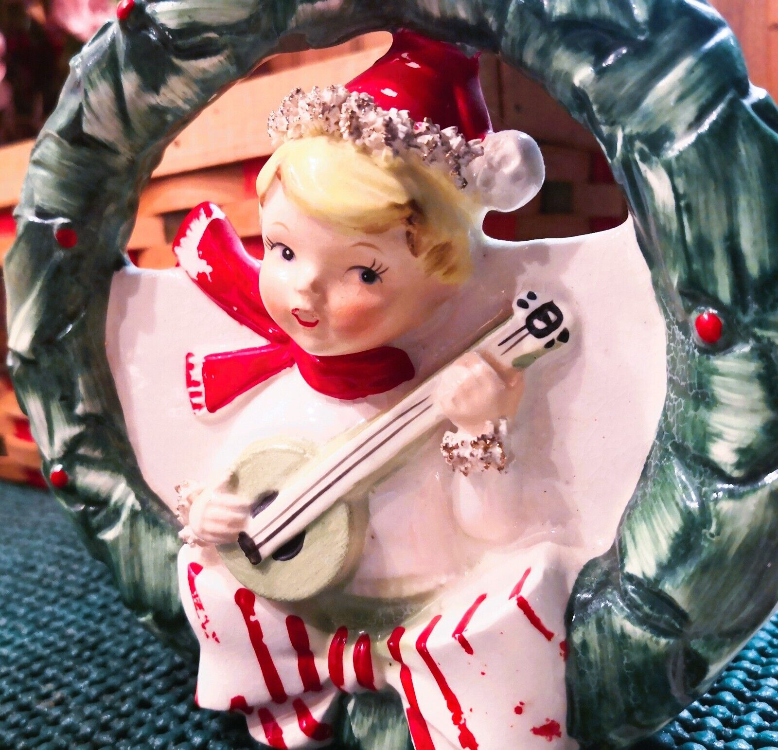 Vtg HTF Santa Boy In Wreath Playing A Banjo Christmas Planter Relpo A1098