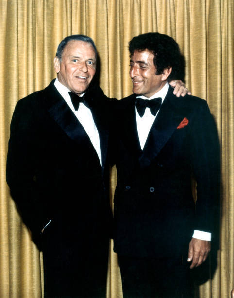 Pop Singers Tony Bennett And Frank Sinatra Pose 1980s OLD PHOTO