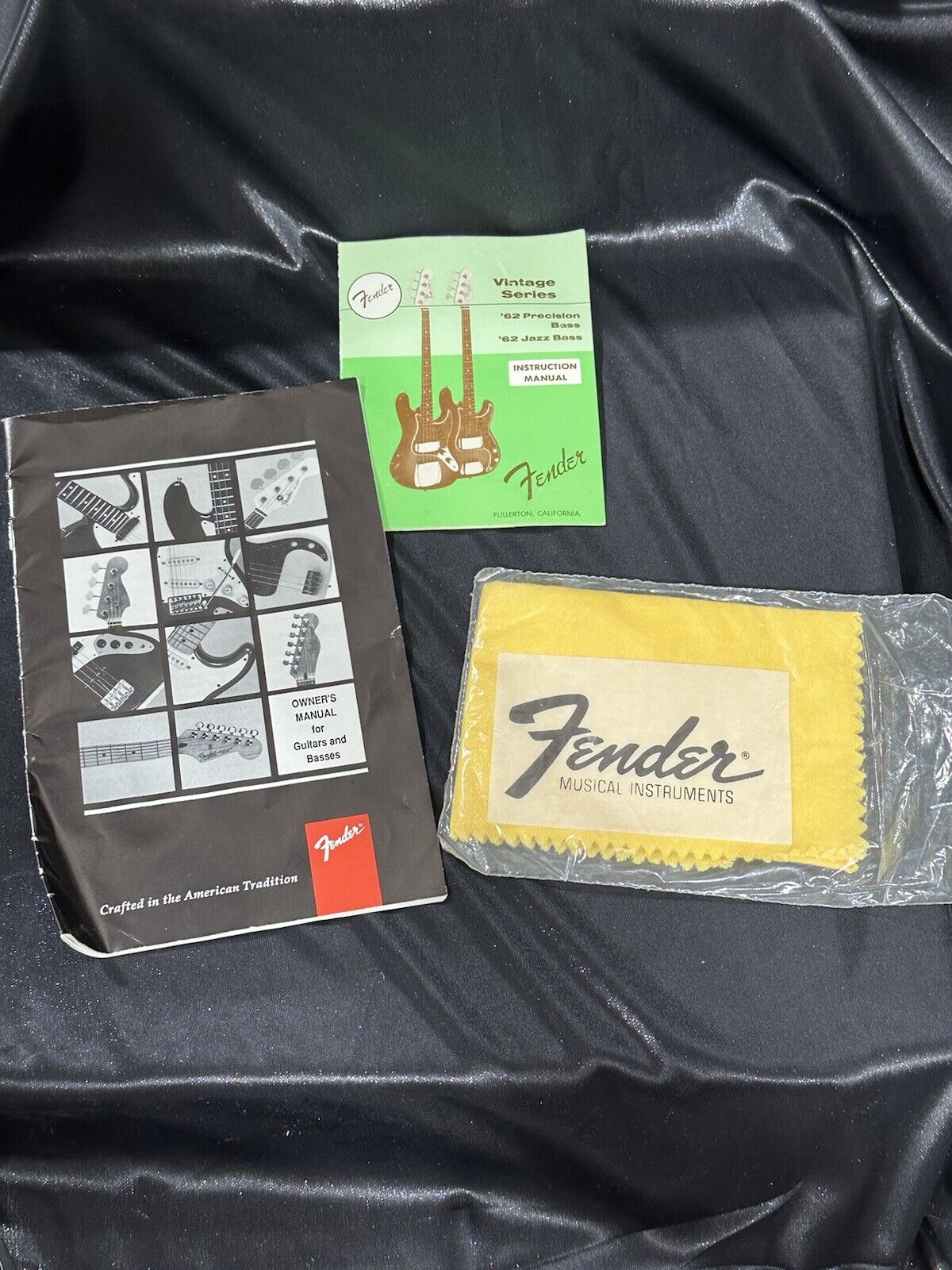 Fender Guitar brochure cleaning cloth Instruction Manual #129