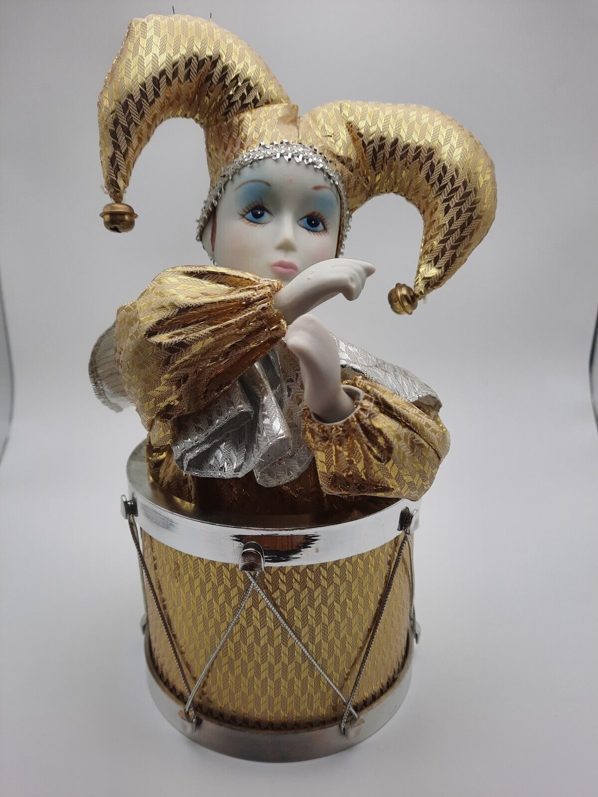 Music Box With Motion Jester/Clown In Drum.