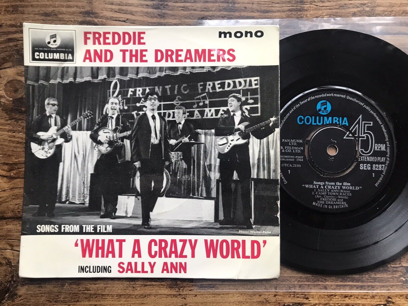 Freddie And The Dreamers - What A Crazy World 1964 UK 7\