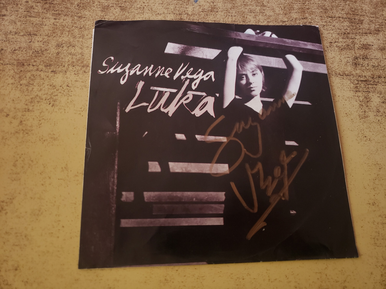 AUTOGRAPHED 1980s VG+ Suzanne Vega – Luka/ NIGHT VISION 45