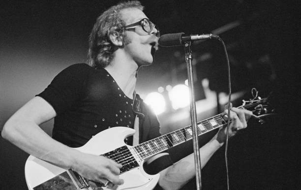 Singer Guitarist Bob Welch Performing With Fleetwood Mac 5Th June - Old Photo 1
