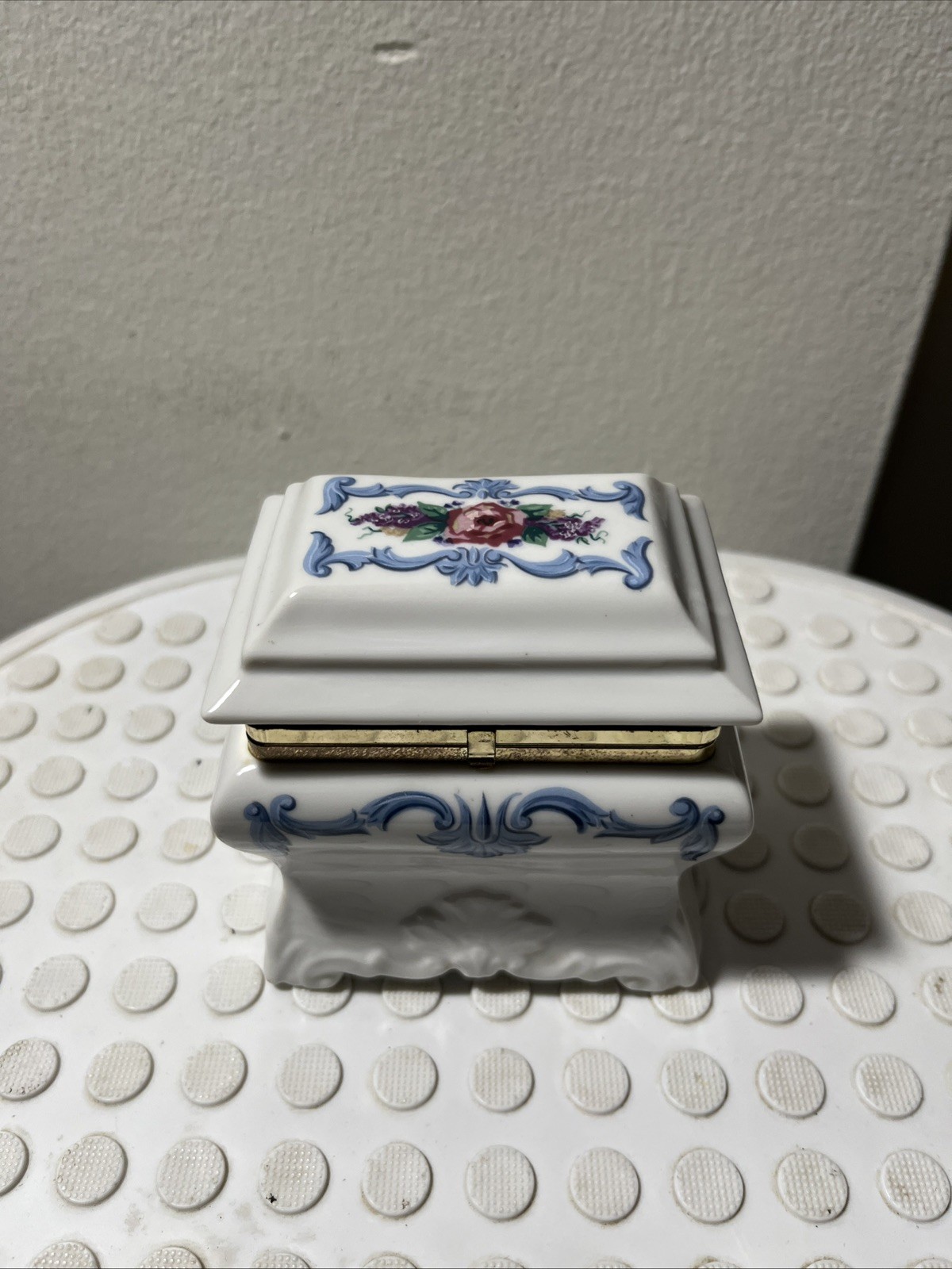 Vintage Southern Heirloom Music Box/ Trinket Box- Tara’s Theme , Elizabeth Arden