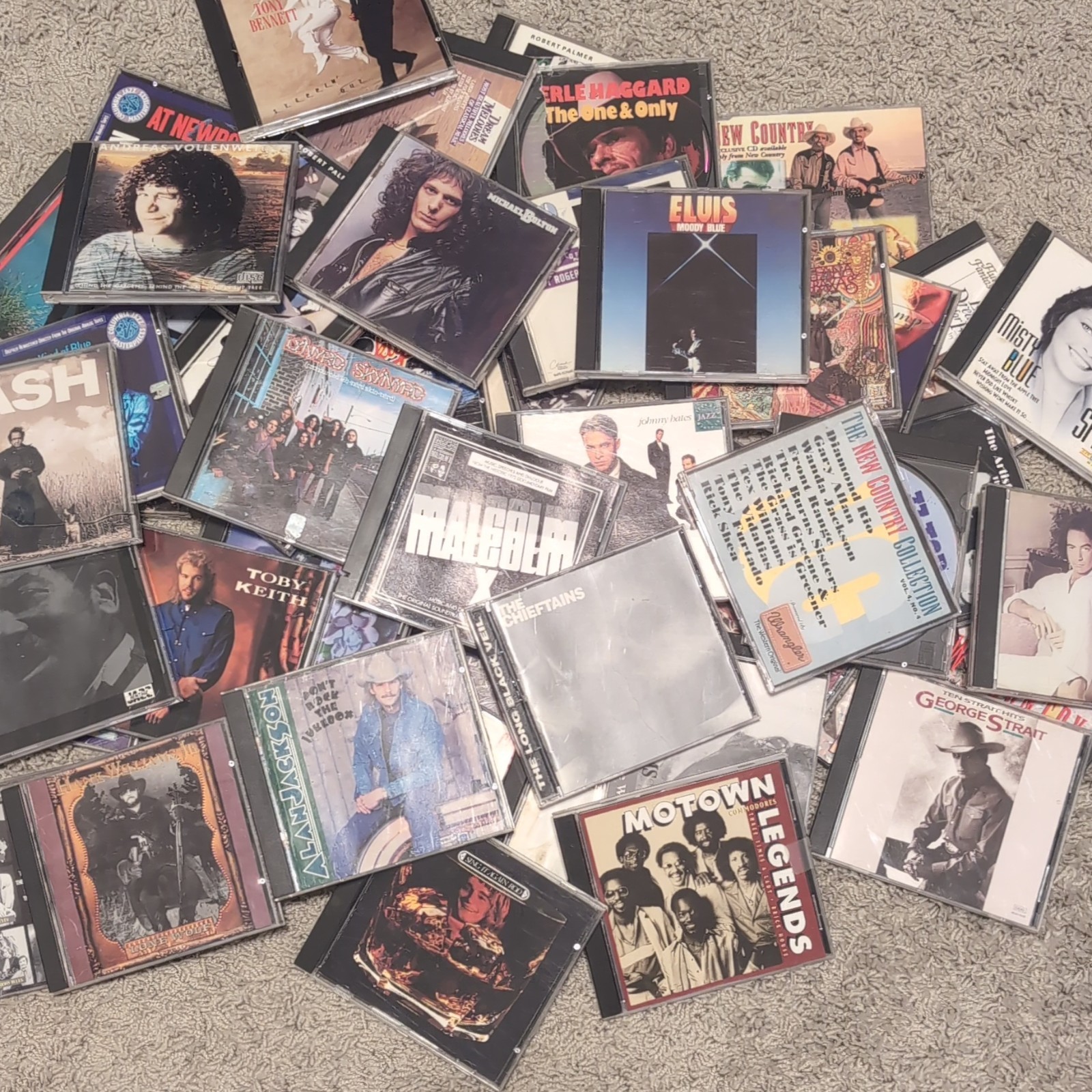 Lot of 50 Assorted CDs MIX ALL Genres +Case RANDOM BUNDLE Wholesale Bulk