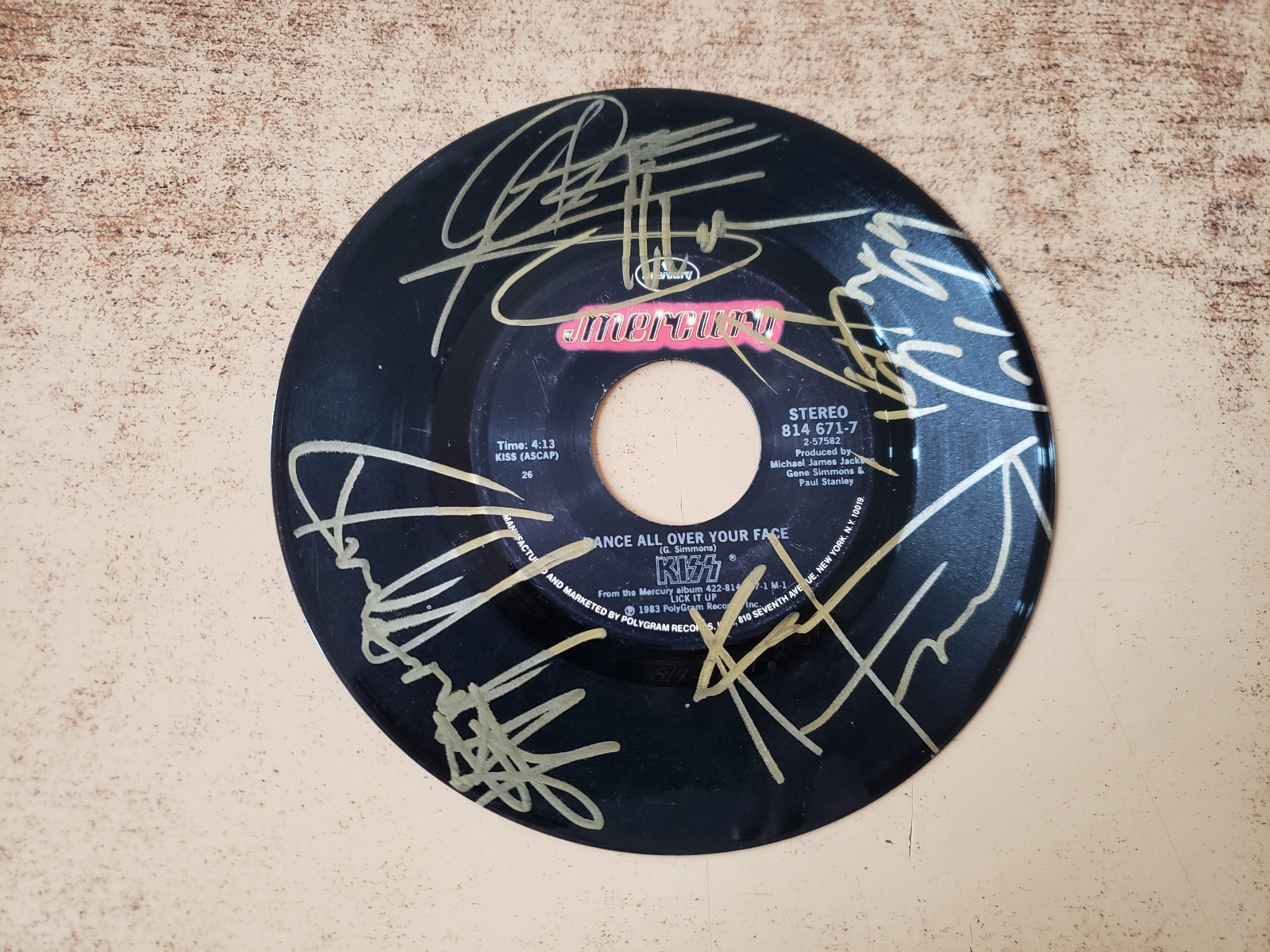 entire band of KISS MEMBERS autographed 1980s VG Kiss Lick It Up/dance  45