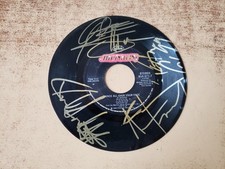 entire band of KISS MEMBERS autographed 1980s VG Kiss Lick It Up/dance 45 picture