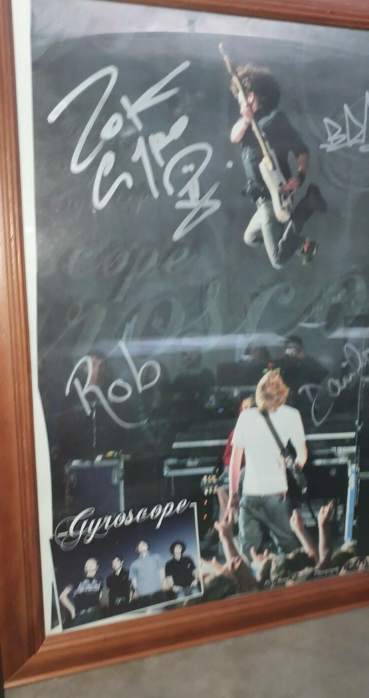 LARGE SIGNED GYROSCOPE FRAMED POSTER - AUTHENTIC WHOLE BAND AWESOME AUTOGRAPHS
