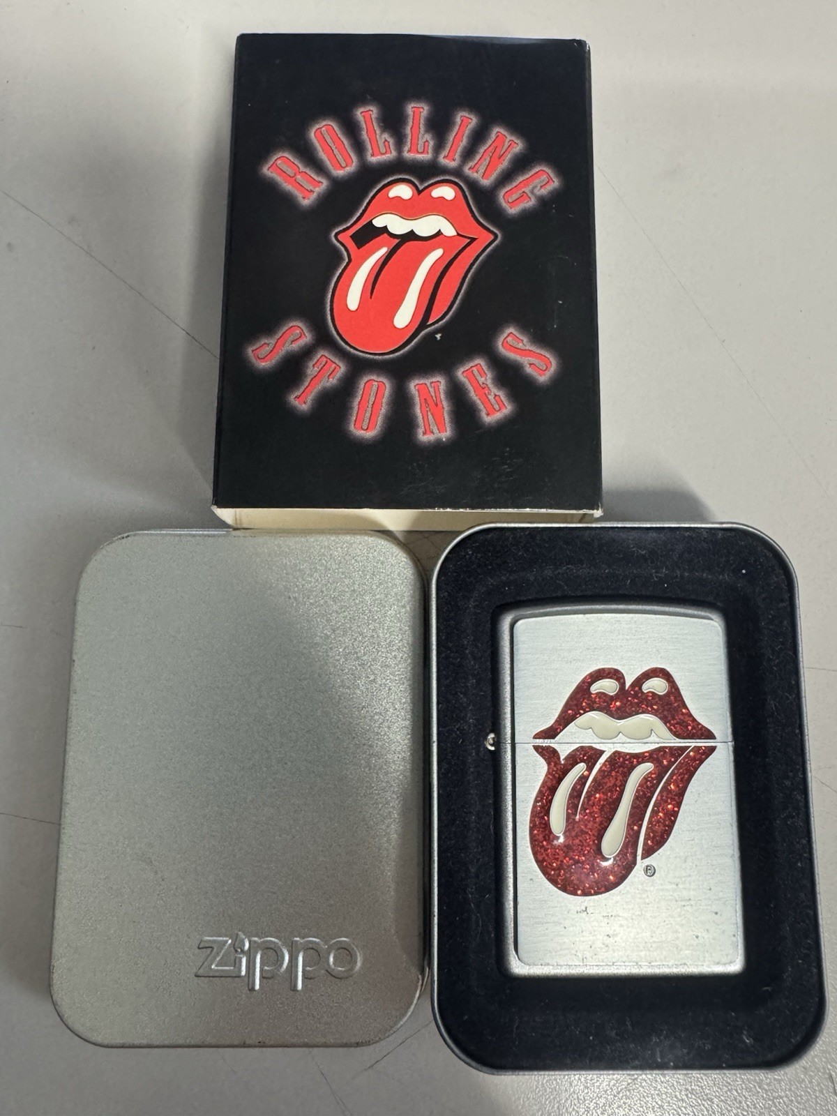 ZIPPO 2005 ROLLING STONES TONGUE EMBLEM SATIN CHROME LIGHTER IN BOX E350