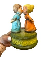 Vintage Music Box Kissing Couple Rare picture