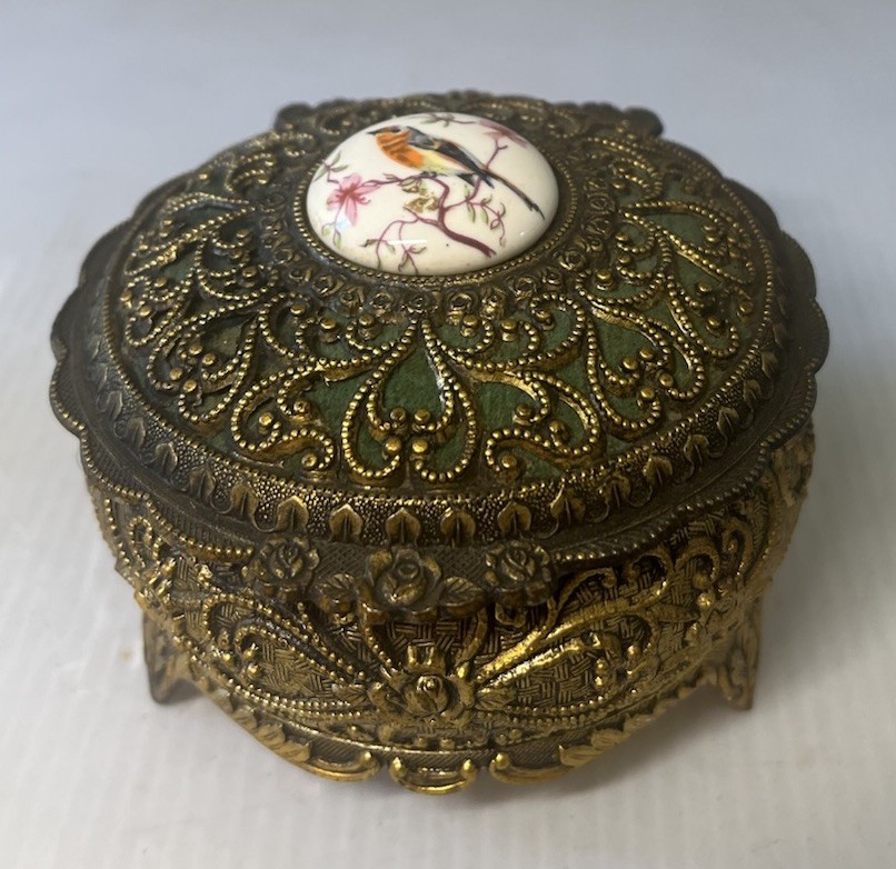 Vintage Sankyo Japan Music Jewelry Box Gold Tone Footed Porcelain Inlay SALE