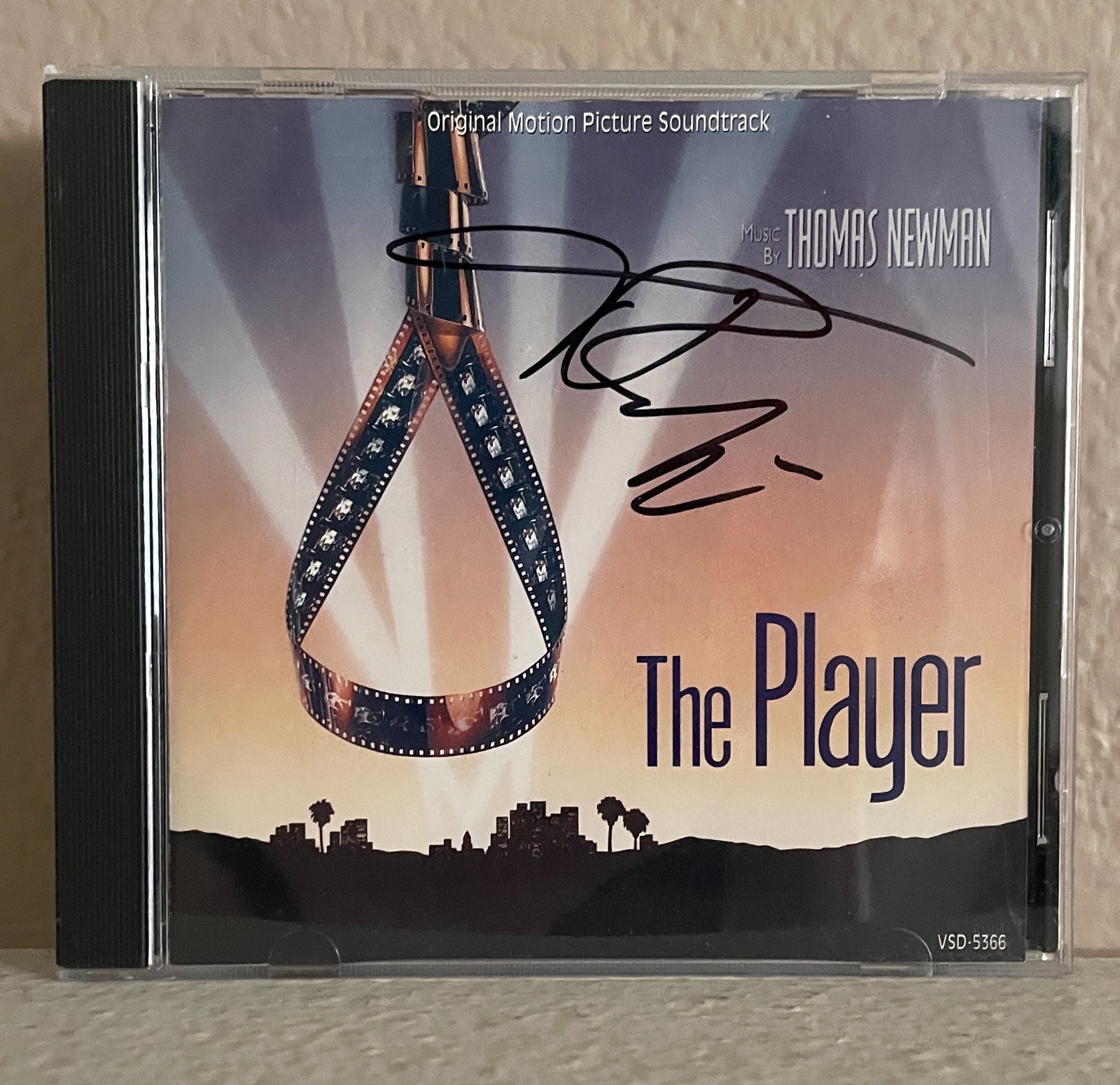“THE PLAYER” SOUNDTRACK CD SIGNED BY STAR TIM ROBBINS (E) w/COA