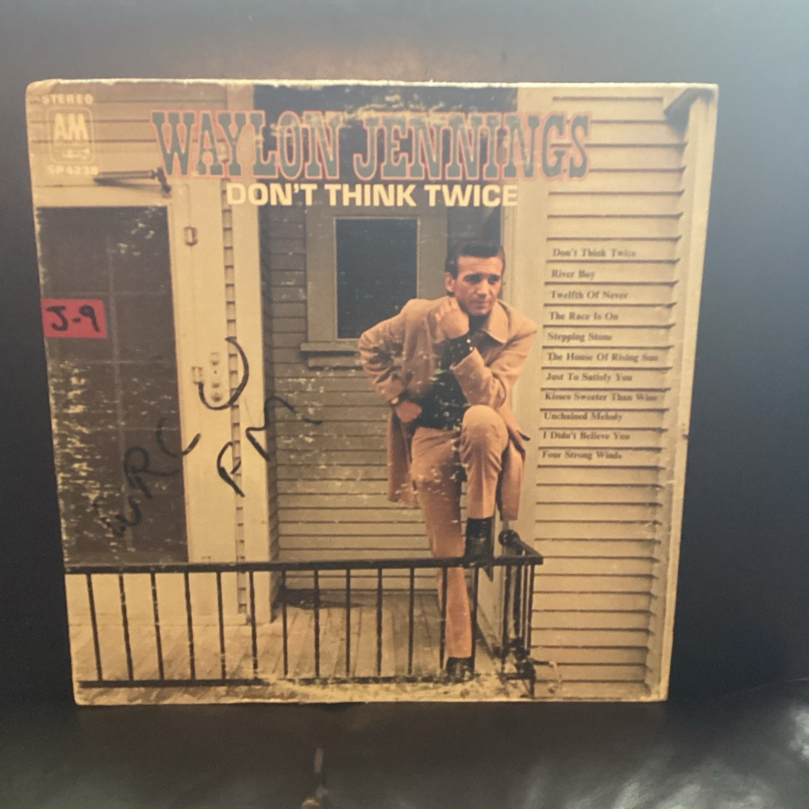 WAYLON JENNINGS: don't think twice A&M 12
