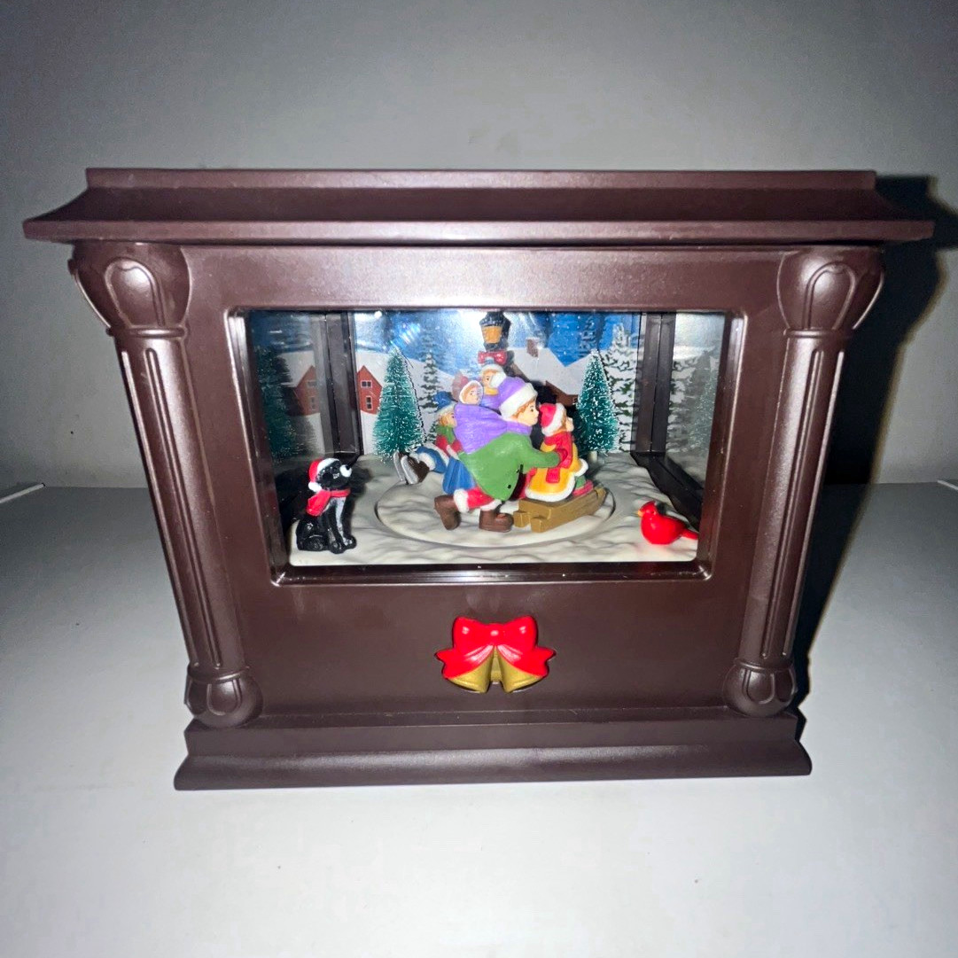 Vintage Eluceo In Motion Animated Christmas Music Box Diorama –Tested & Working