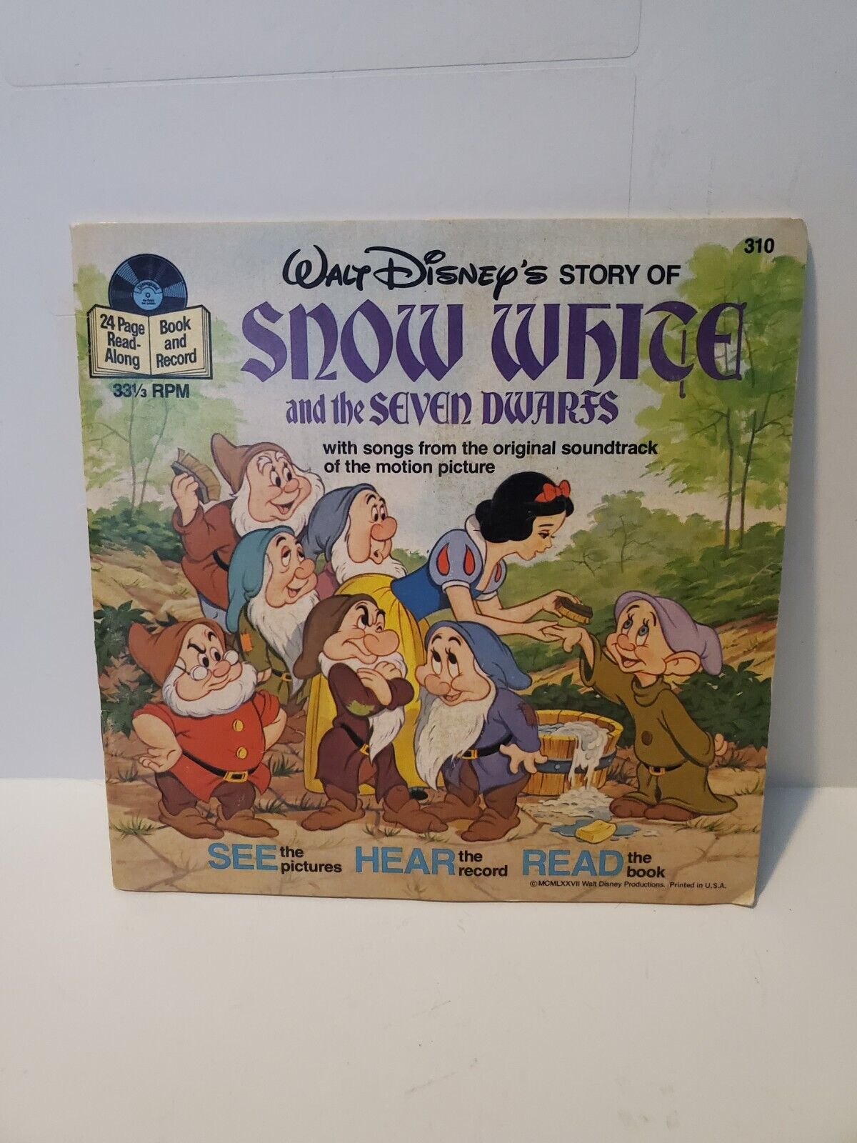 Walt Disney Snow White and the Seven Dwarfs 33rpm Vinyl 24 Page Book EUC 1977