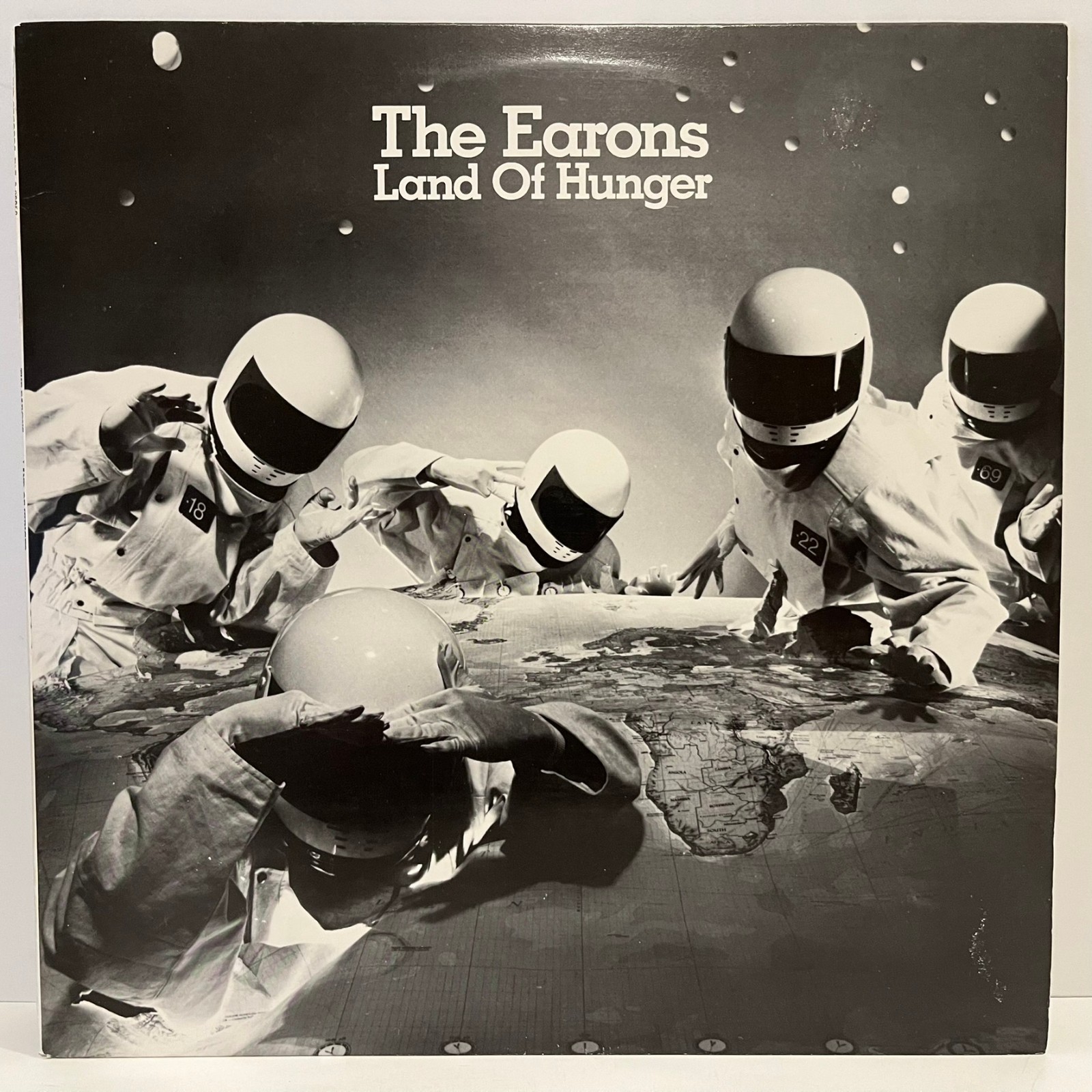 THE EARONS - Land Of Hunger (1984) - 12\