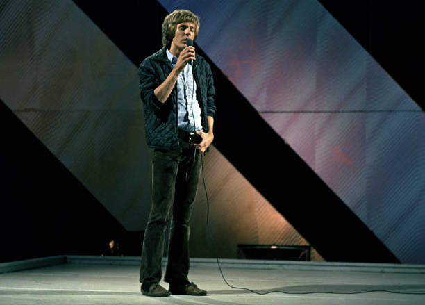 Scott Walker formerly of The Walker Brothers performs on the set o- Old Photo 11