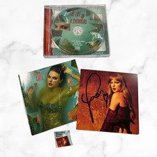 Taylor Swift The Life of a Showgirl CD + Hand Signed Photo 3 Heart Autograph picture