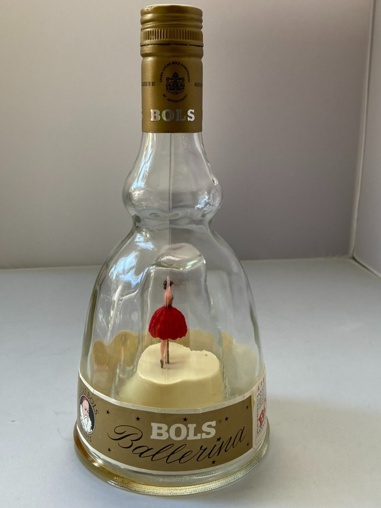 VINTAGE WORKING LUCAS BOLS RED BALLERINA APRICOT BRANDY MUSIC BOX plays 