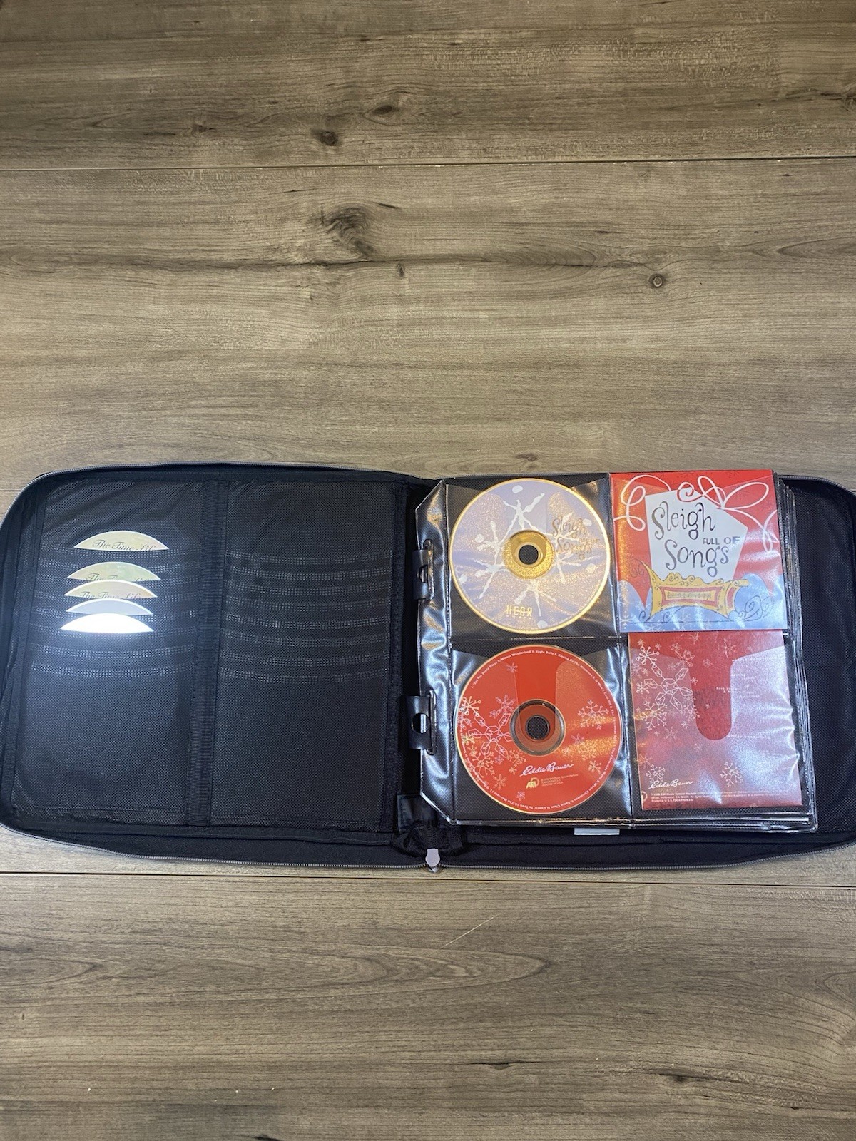 Vintage Happy Holidays Christmas 69 CD’s Case TESTED