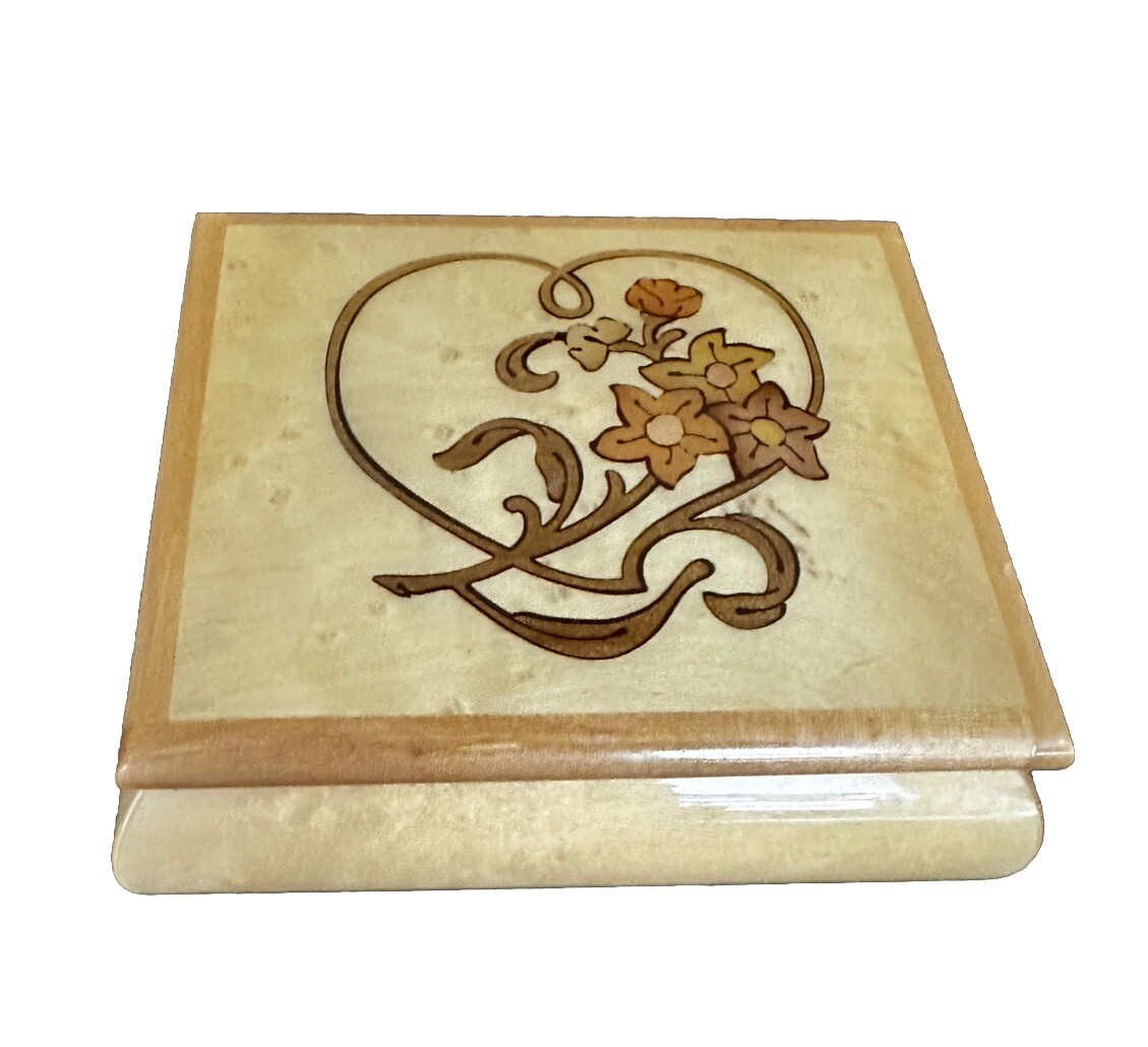 Music Box D Italy Inlaid Wood Heart Flowers Ring Box Memories Italian Vintage