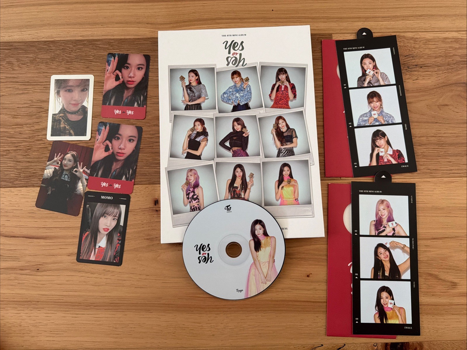 TWICE - YES OR YES (6th Mini Album) CD+Photobook+5Photocards+Free Gift Used 