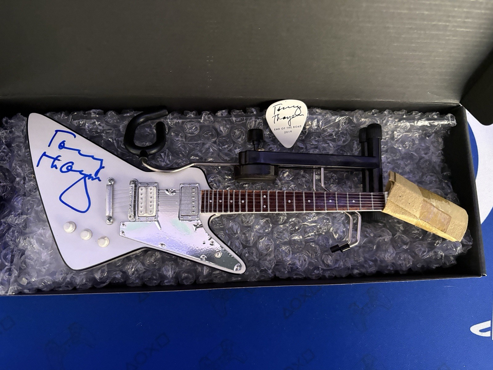 Tommy Thayer Signed Autograph Miniature Guitar Axe Heaven KISS Boxed Display