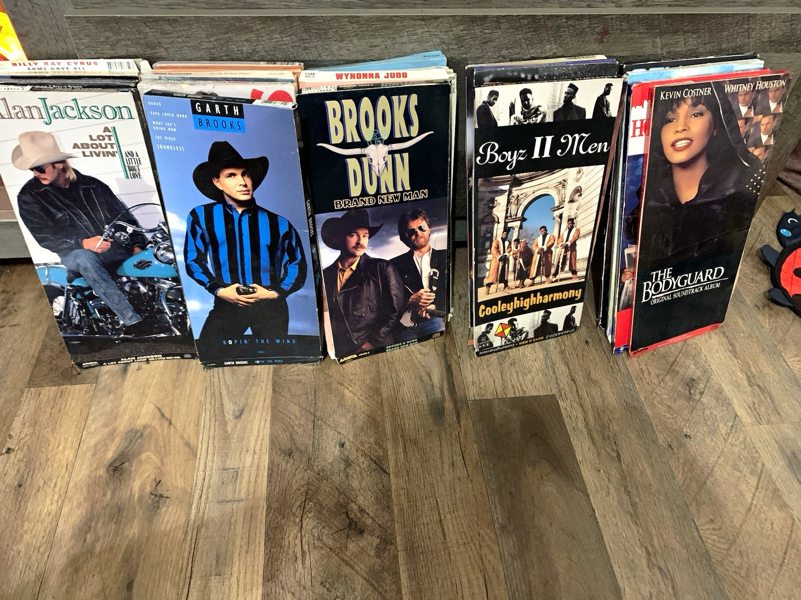 Vintage 1990s CD Longbox Lot Country  Alan Jackson Garth Brooks Boyz II Men Etc