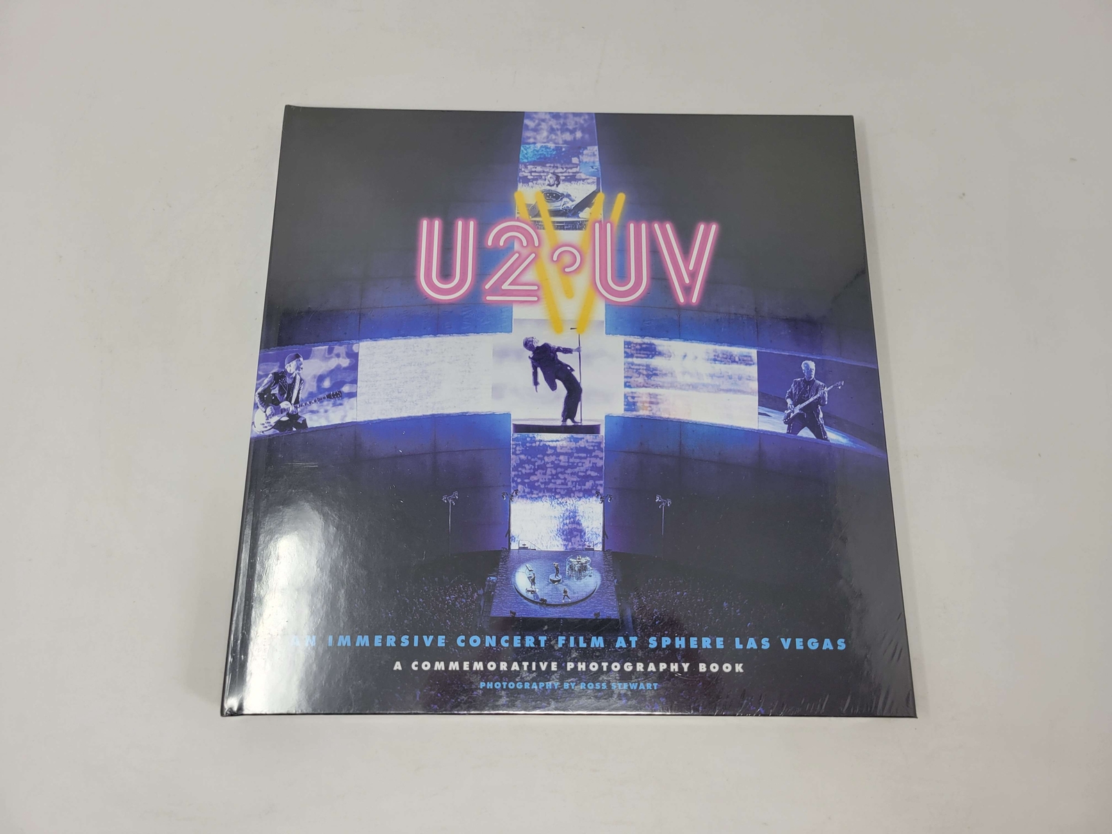 ✨ U2 - V-U2 PHOTOGRAPHY Sphere U2-UV BOOK First Edition LE/3000 ✨