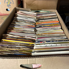 100 individual 7” 45rpm mixed lot 1970s-80’s country picture