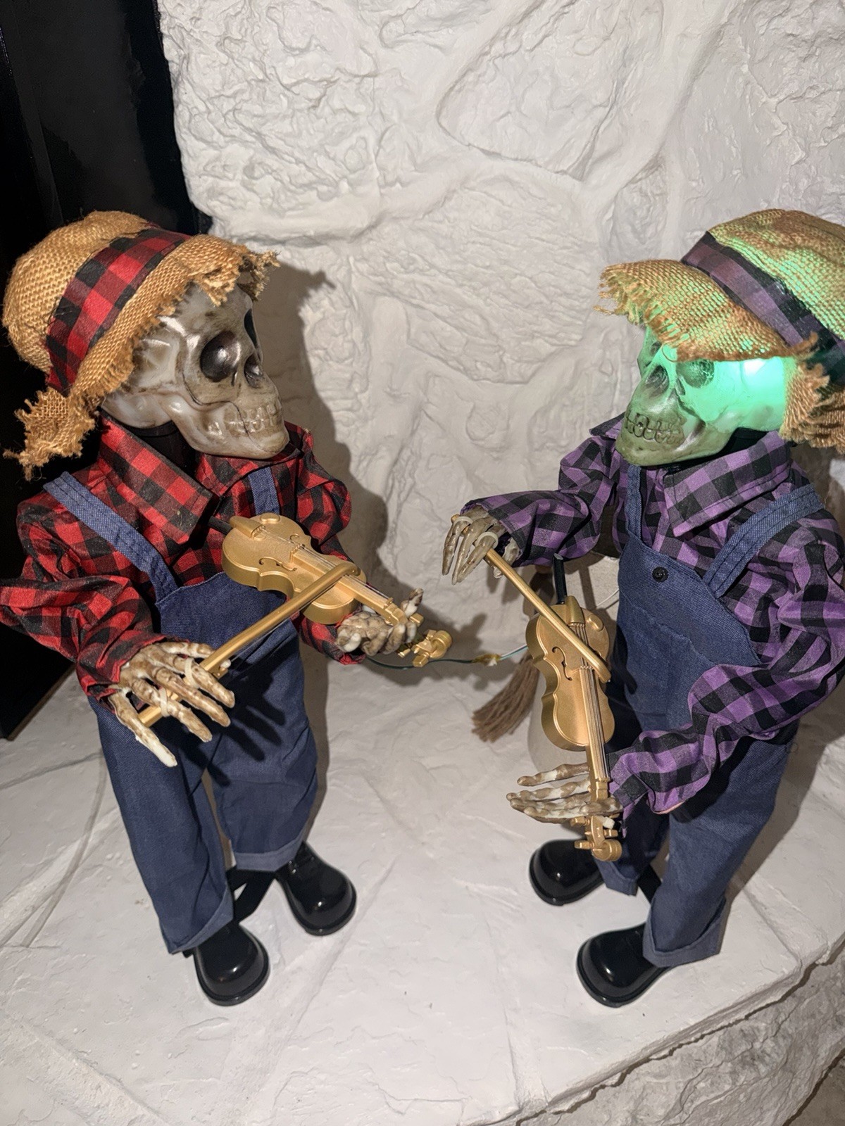 Animated Dueling Banjo Skeletons Halloween Cracker Barrel
