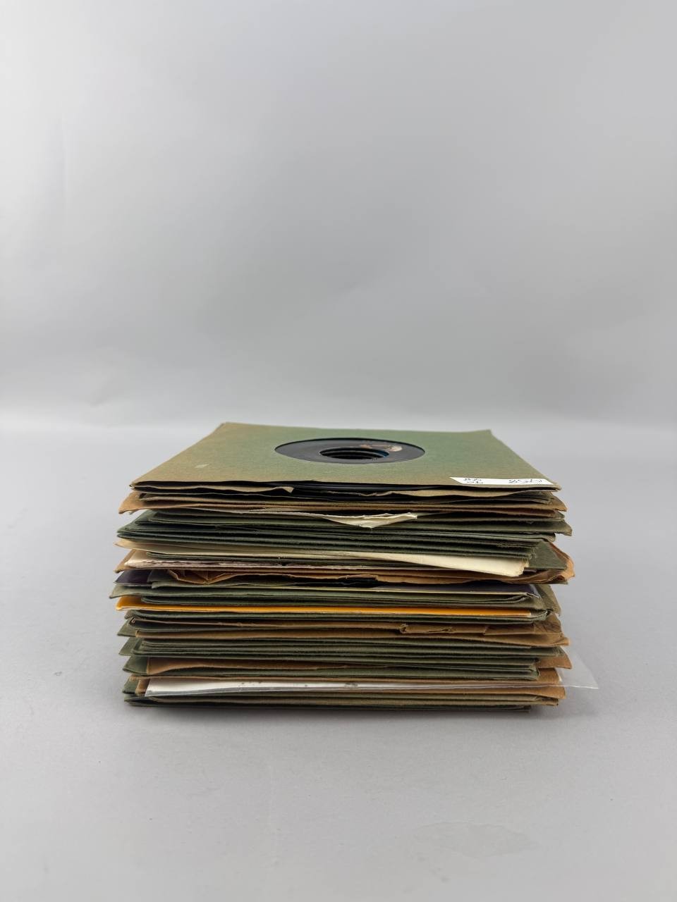 Lot of 44 Vintage 45 RPM 7\