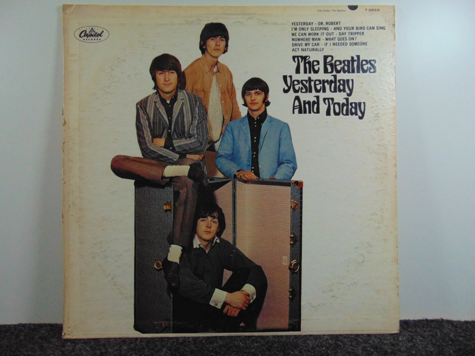 THE BEATLES Yesterday And Today First Pressing Vinyl LP  T2- 553