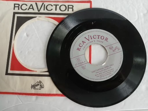CHATTANOOGA CHOO CHOO--45 RPM RCA VICTOR RECORD
