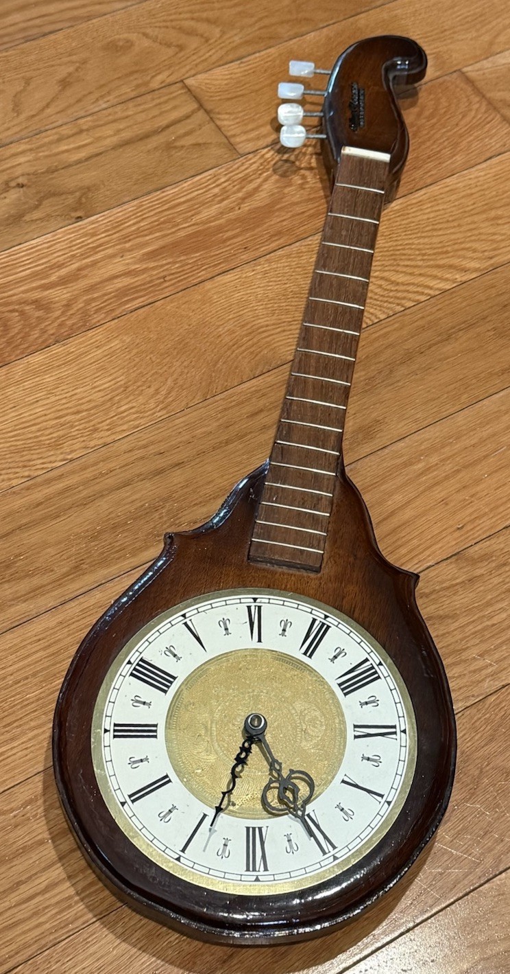 banjo-shaped novelty wall clock (not Working)