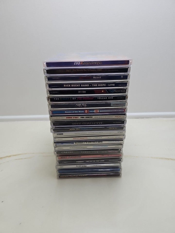 21 + assorted  CD lot  pat benetar,blink ,rage agains the machine and more