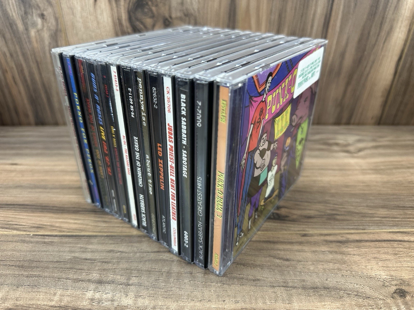 Rock n Roll CD Lot of 13 : Black Sabbath, Guns n Roses, Pennywise, Lamb of God