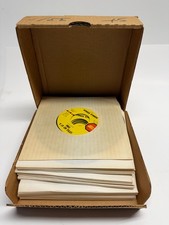 VINTAGE NOS LOT OF 25 VINYLS DONNIA VERNON 7