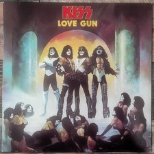 Kiss Love Gun 1977 1st Press Casablanca Records LP W/All inserts NBLP 7057 picture