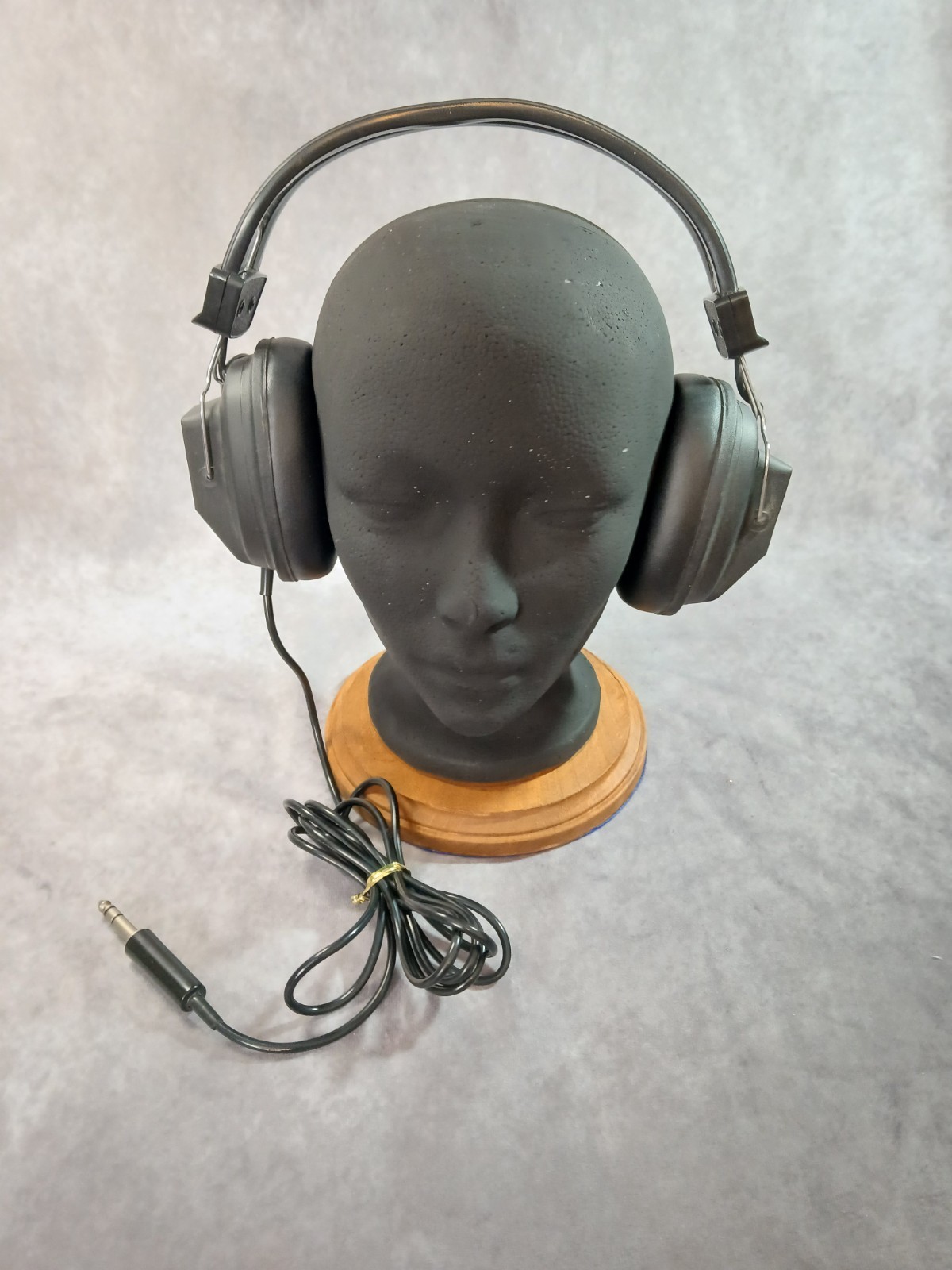 Vintage Sears pair of stereo headphones, Model 94302
