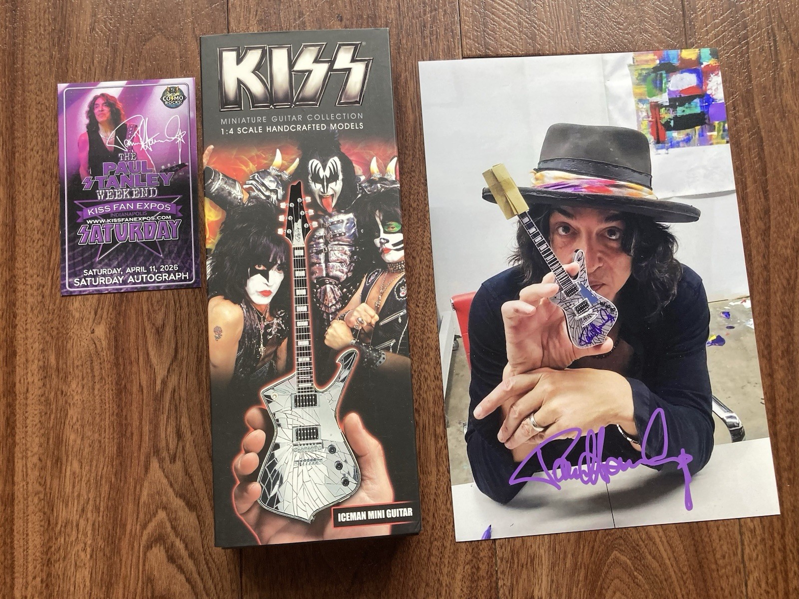 KISS Paul Stanley Mini Guitar Signed. And Photo signed. Rare. With Box. Excellent