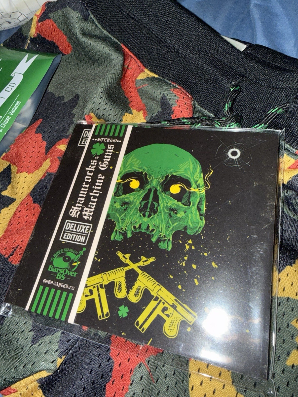 J ROBERTS & IM PERETIV - SHAMROCKS & MACHINEGUNS BARSOVERBS ONLY 10 copies  o